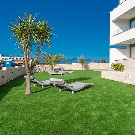 Apartments & Rooms Pool Villas Maris نوفاليا المظهر الخارجي الصورة