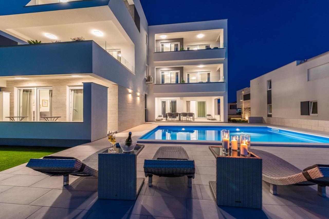 Apartments & Rooms Pool Villas Maris نوفاليا المظهر الخارجي الصورة