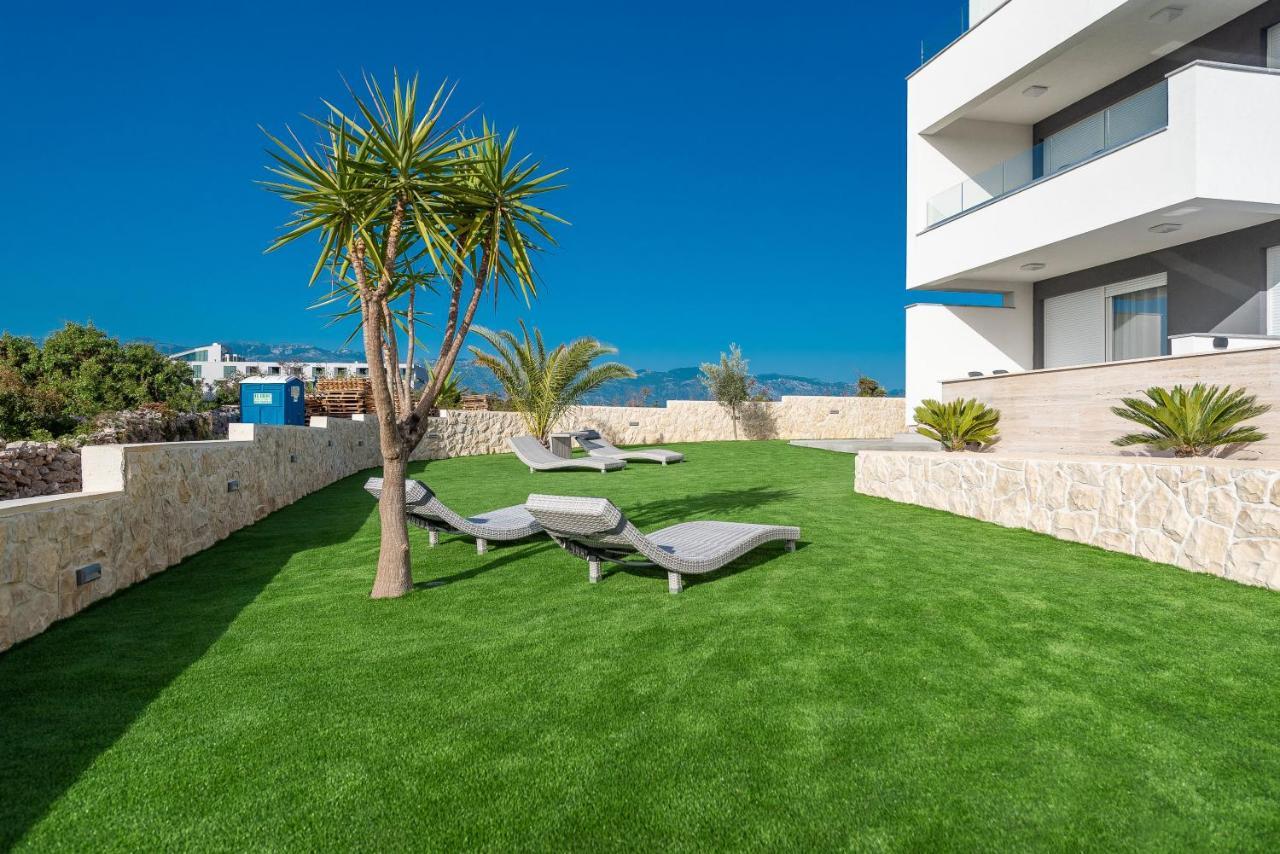 Apartments & Rooms Pool Villas Maris نوفاليا المظهر الخارجي الصورة