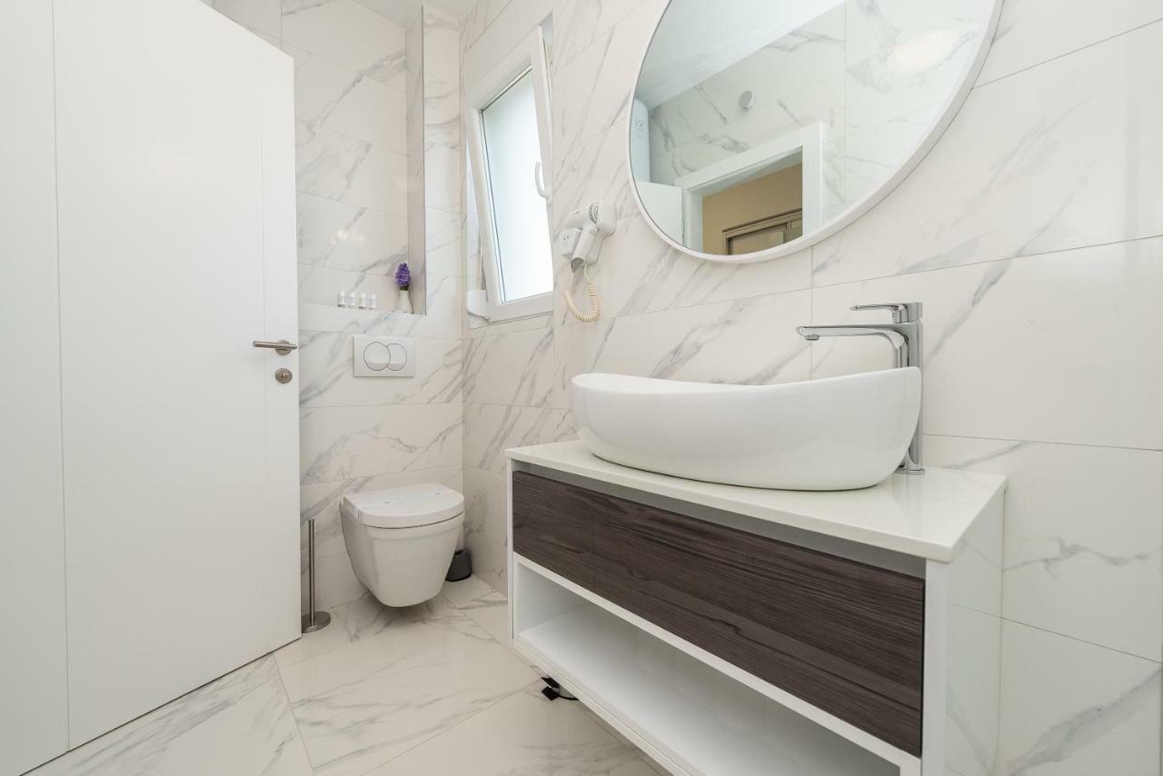 Apartments & Rooms Pool Villas Maris نوفاليا المظهر الخارجي الصورة