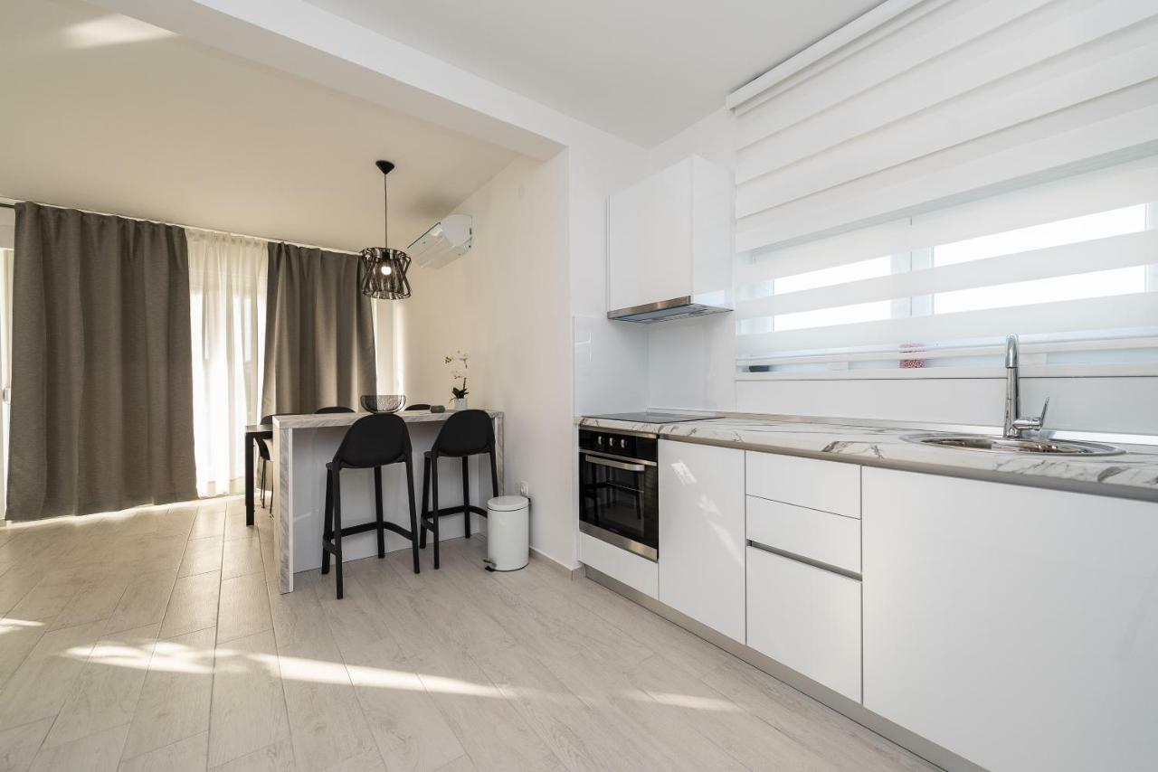 Apartments & Rooms Pool Villas Maris نوفاليا المظهر الخارجي الصورة