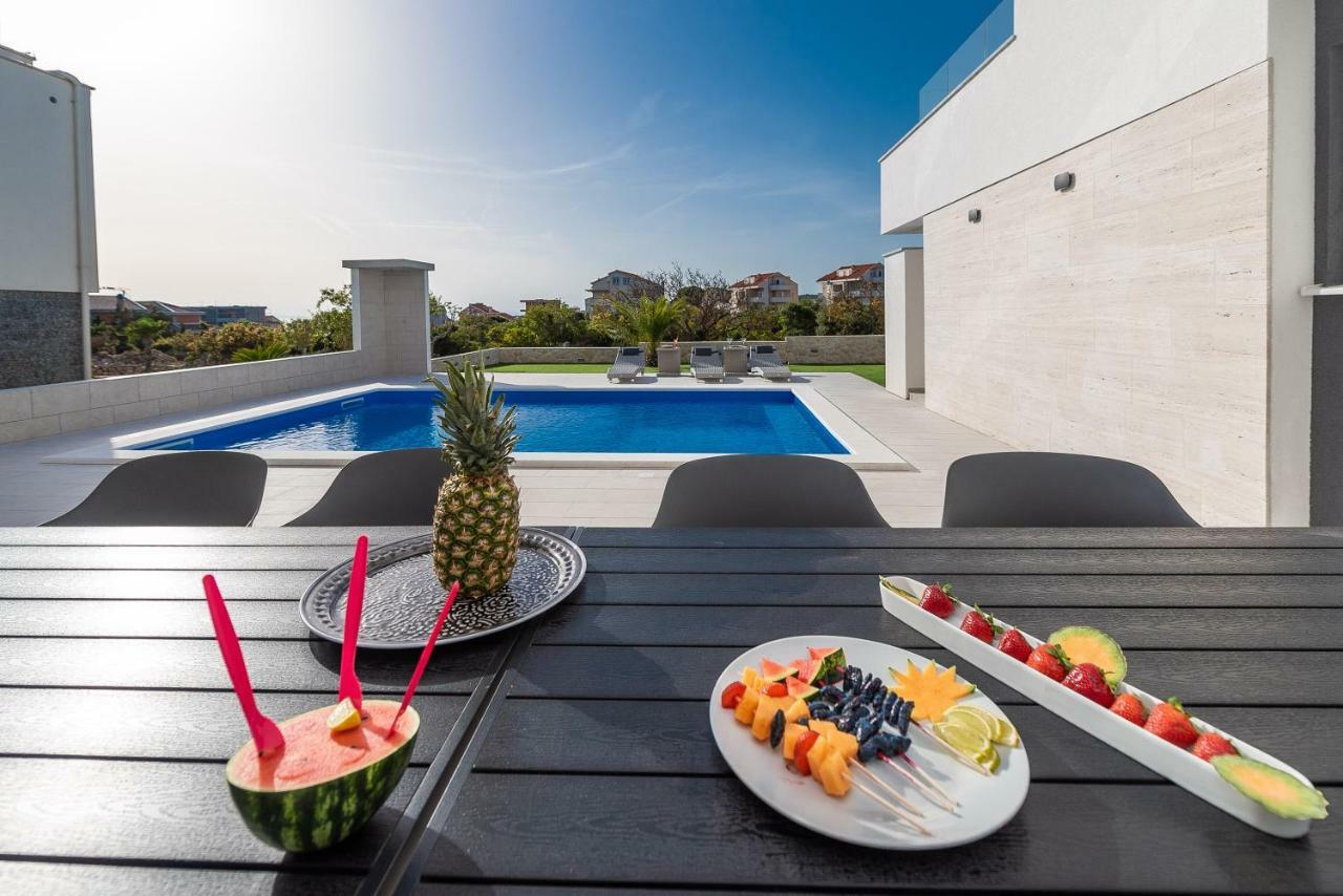 Apartments & Rooms Pool Villas Maris نوفاليا المظهر الخارجي الصورة