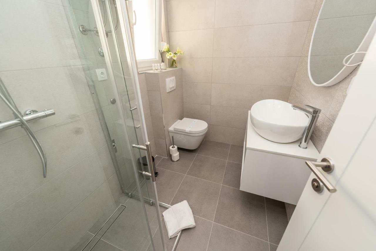 Apartments & Rooms Pool Villas Maris نوفاليا المظهر الخارجي الصورة