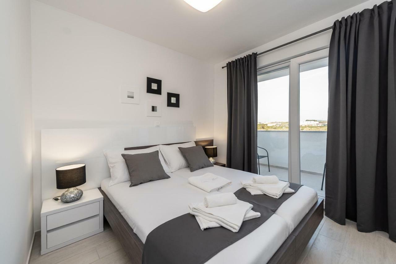 Apartments & Rooms Pool Villas Maris نوفاليا المظهر الخارجي الصورة