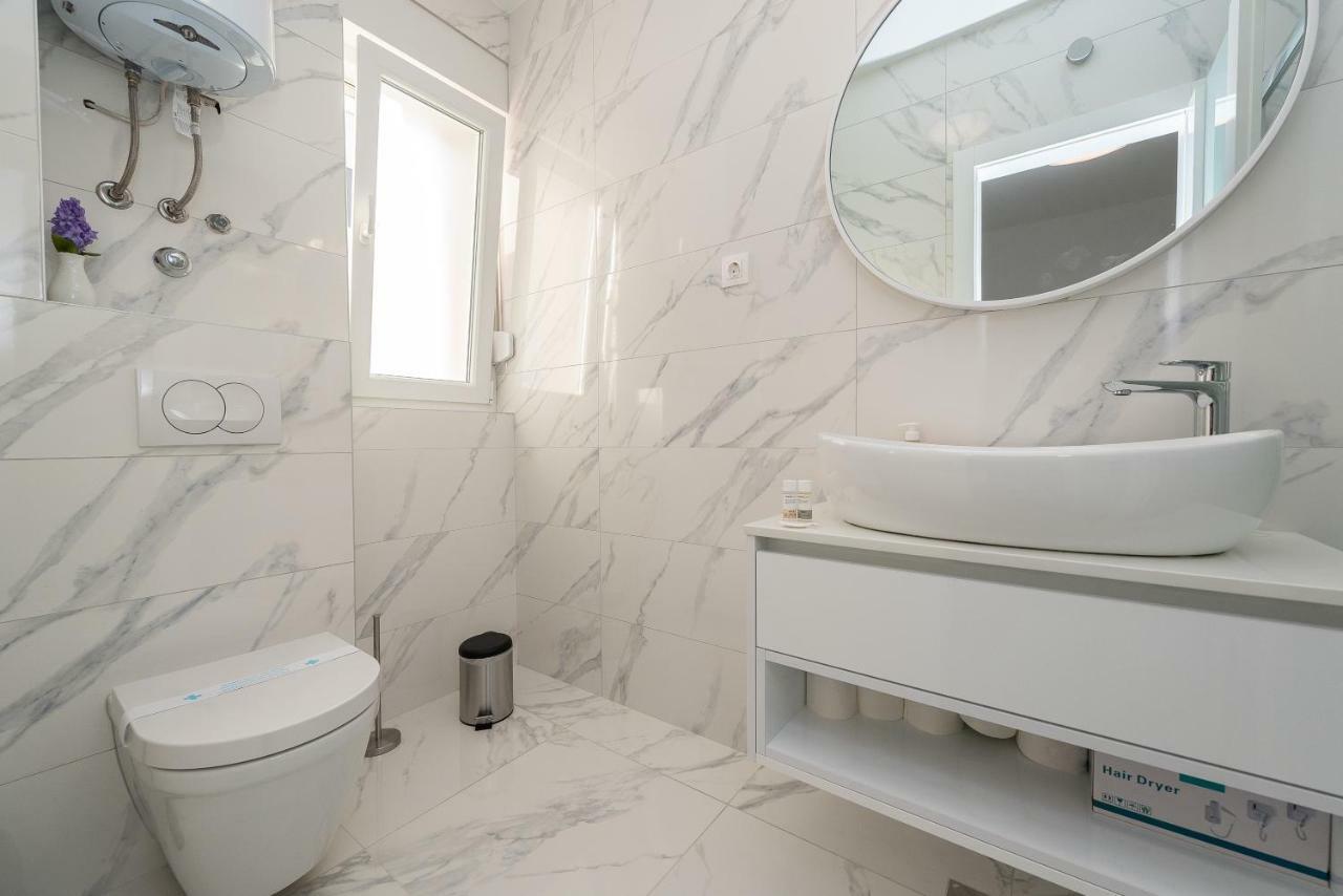 Apartments & Rooms Pool Villas Maris نوفاليا المظهر الخارجي الصورة