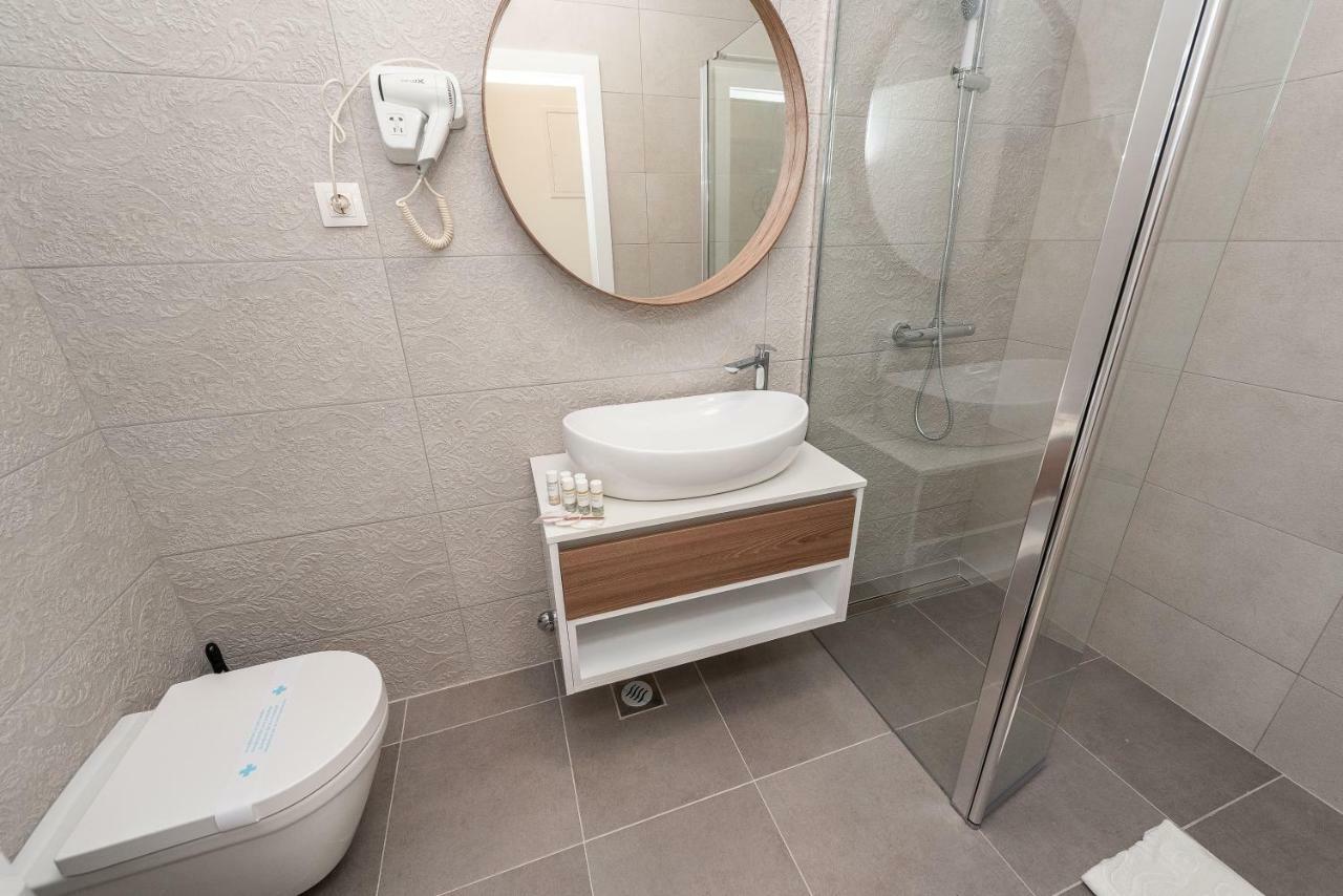 Apartments & Rooms Pool Villas Maris نوفاليا المظهر الخارجي الصورة
