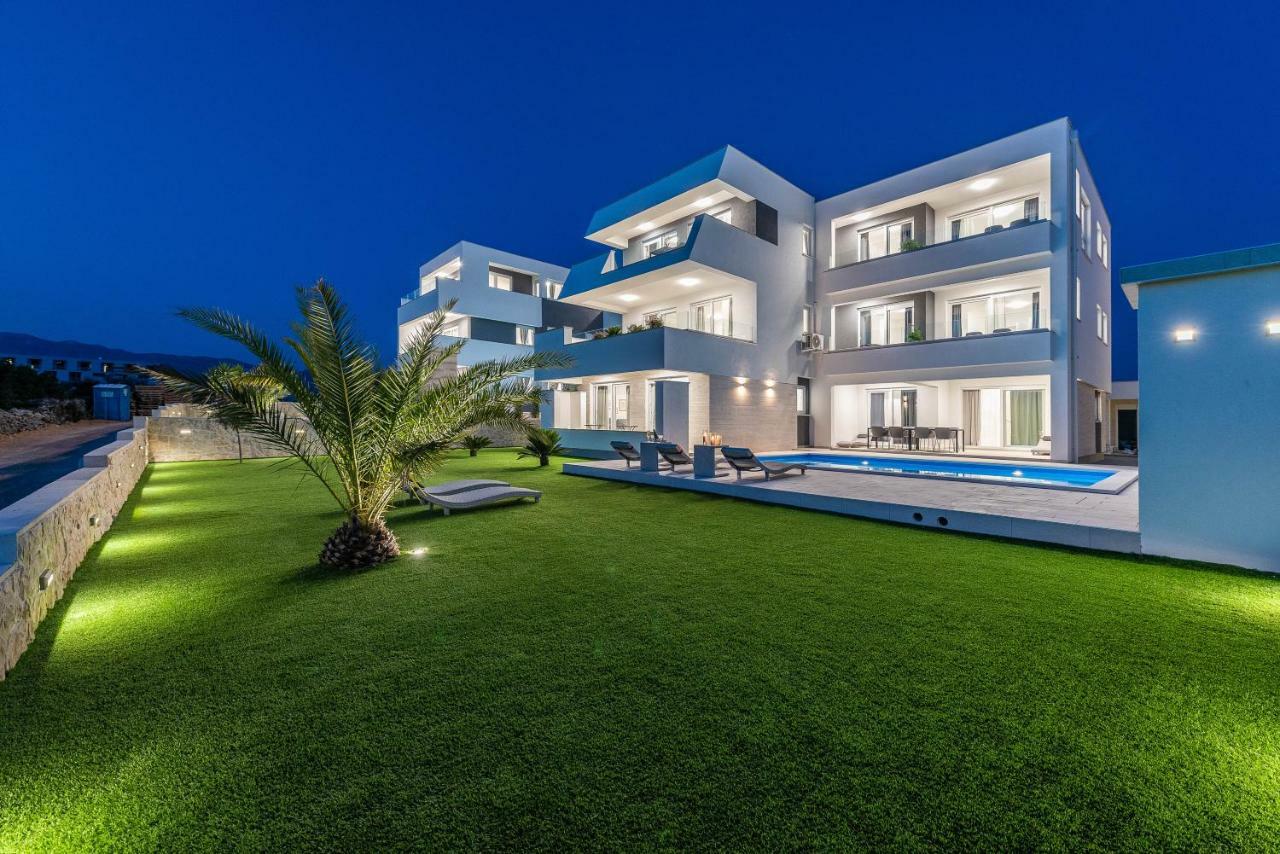 Apartments & Rooms Pool Villas Maris نوفاليا المظهر الخارجي الصورة